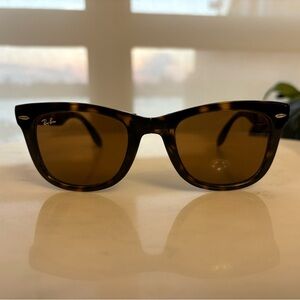 Ray-Ban WAYFARER FOLDING Sunglasses RB4105